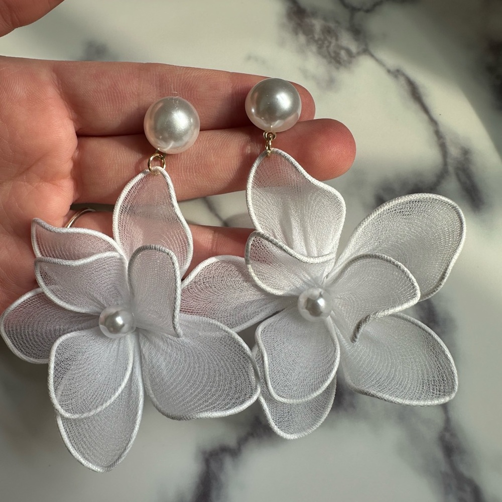 Elegant White Floral Drop Earrings